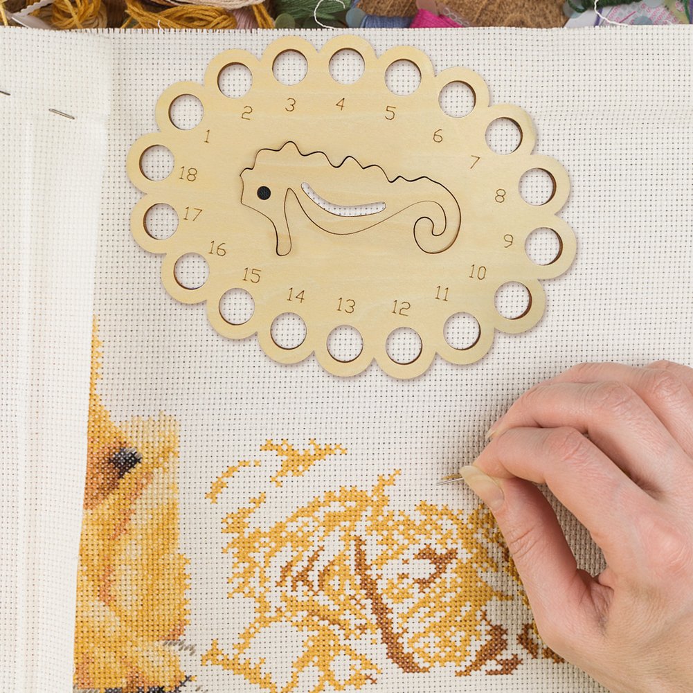 Hollow Thread Board Wooden Cross Stitch Tool - Seahorse