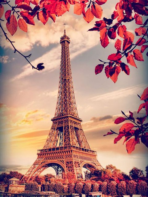 Eiffel Tower and red leaves Diamond Painting 